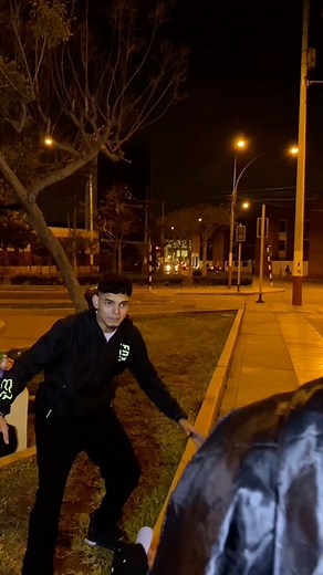 Batman de LATAM #viralreelschallenge #videoviralシ #fypシ | Elñelino.