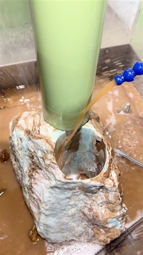 Here’s a behind-the-scenes of our sea-foam-green aragonite getting cut using the heavy-duty core drill from Highland Park Lapidary. We’re extracting a round pre-form ready for polishing into a pristine sphere. Learn more about Core Drills here: https://hplapidary.com/collections/core-drills #LapidaryWork #CoreDrill #HighlandParkLapidary #StoneCutting #Aragonite #SeafoamAragonite #SphereMaking #LapidaryTools #RockCutting #LapidaryLife #LapidaryWorkshop #RockCollectors #LapidaryCommunity #Gemstone