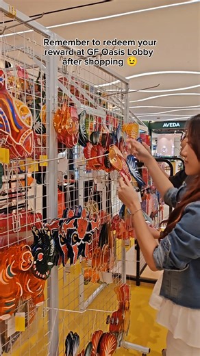 Hunting for mooncakes? Lion’s got you! 😉 Moonlit Reverie by Tastefully is happening now till 6 Oct, stretching from LG2 Central Avenue to Orange Avenue — you’ll be spoilt for choice! ✨ Mid-Autumn Redemptions ✨ 🏮 Spend RM30 in 1 receipt* at any shops within Sunway Pyramid to get a Traditional Lantern 🏮 Spend RM350 in 2 receipts* within the Mid Autumn Bazaar by Tastefully to get a Light-Up Lantern 🏮 Spend RM200 in 2 receipts* to join our fun Weekend Workshops From modern mooncakes to timeless 