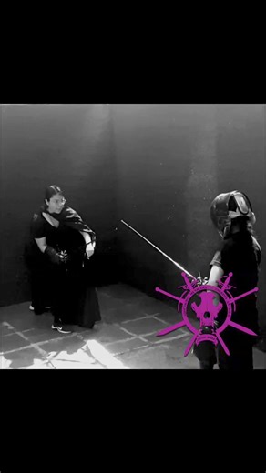 Ejercicios con capa y espada ropera. Asociación Mexicana de Esgrima Antigua #asociacionmexicanadeesgrimaantigua #esgrimadeduelo #esgrimamexico #esgrimaantigua #esgrimahistorica #historicalfencing #artemarcial #artesmarcialescdmx #artemarcialmexico #sable #espadalarga #ropera #espadaropera #longsword #duelistas #duelfencing #swordduel #granasaltodearmaslatinoamerica #granasaltodearmas #swordduelist #fencing #jornadasdeduelos #destrezadiablera | Asociación Mexicana de Esgrima de Duelo