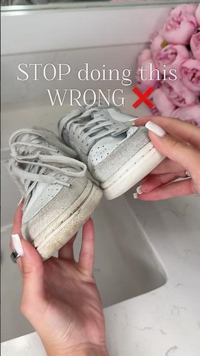 The BEST way to clean your shoes! 🤍😍#cleaning #cleaningshoes #tips #cleaninghacks #hack
