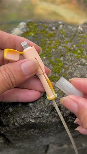 This data cable protector can not only repair damaged data cables, but also protect new data cables