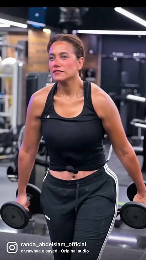 💙💙 #dresses #beauty #muscle #fashionblogger | Randa Abd Elslam