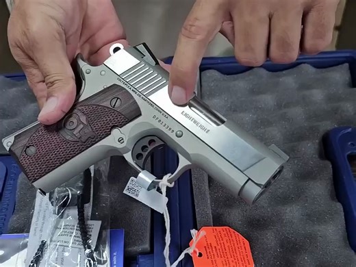 柯尔特“防御者”.45ACP 口径手枪