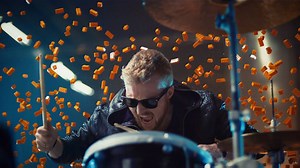 La chanson officielle de LEGO NEXO KNIGHTS est sortie ! Saurez-vous retrouver le bouclier inséré dans la vidéo et obtenir son pouvoir ? #Unbreakable #LEGO #CPN | LEGO