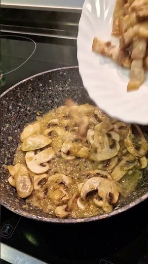 Nuestra PASTA CON PANCETA Y CHAMPIÑONES con nata. Una receta fácil de pasta. #food #pasta #receta