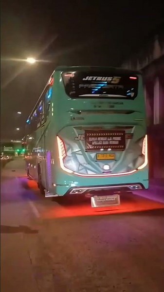 "The Excitement of the Indonesian Telolet Bus"#indonesia #exploreindonesia #publictransport
