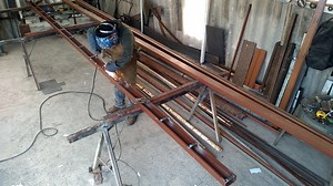 Esta es la forma en como reforzamos este tipo de perfiles para usarlos en estructuras de techos ligeros. | Herreria Compartida-Neri Tv