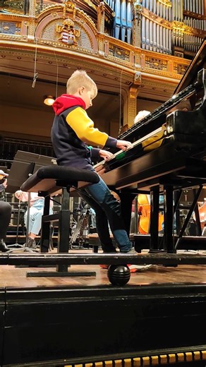 🎼🎹10y Mate Balogh playing Haydn's Piano concerto in D! 🎹👏👏 | Child Musical Prodigies