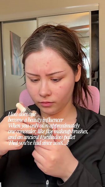 Also forgot to mention I am not even very good at makeup I just do it for fun, oh and my eyebrows are uneven, and I don’t have lip filler… okay no in all seriousness I don’t even want to be and “influencer” per se, I just want to make fun little videos of me doing my mediocre makeup and perhaps maybe get some PR in the process so mama can have something to test/review 😝 Makeup used @Haus Labs concealer @NYX Professional Makeup primer @L’Oréal Paris skin tint @rimmellondon lipliner @Clarins USA 