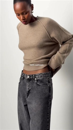 Pure cashmere. Our 100% cashmere knitwear is crafted from exceptionally soft, luxurious fibres, chosen for their natural warmth and lightness. FLORESSW knit for effortless elegance with everyday comfort. #sofieschnoor #cashmere #newseason #autumnwinter #knit