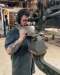 Stretching out some flanges on the pettingell #1. I leave this machine set up just to do linear stretching. It does such a great job and love working with a machine that is well over 100 years old #cornfieldcustoms #cornfield #metalshaping #metalshaper #metalfab #fab #fabricate #fabrication #fab101 #shoplife #toolporn #pettingell #cincinnati #ohio #history #vintage #vintagetools | Cornfield Customs Ltd