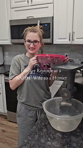 Freezing ground venison flat is my tip for better storage and quicker thawing. Over the next few days I will be processing venison for our freezer! My husband does the butchering and main cuts then I will process and prepare it for the freezer. #sahm #MomsOfTikTok #foodpreservation #venison #freezertip #homestead #homesteadtoktok #homesteadmom #homesteadkitchen #freezermealprep #homebutchering #dyi #groundvenison #foodprocessing #hunterswife #marriedlife #foodsaver