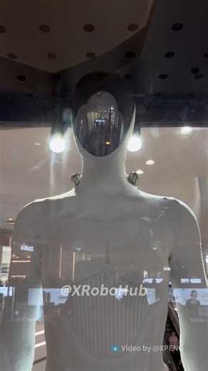 RoboHub on Instagram: "🤖RAW Footage! Xpeng's IRON Robot Debuts in Shenzhen! #XpengIRON #Humanoid #Robotics #EmbodiedAI"