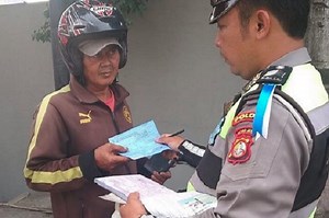 Operasi Zebra 2019 Sudah Dimulai, Wajib Tahu Bedanya Slip Tilang Biru Dan Merah - Otomotifnet.com