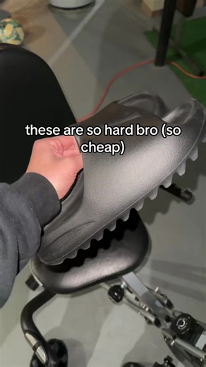 Disclaimer ⚠️ these slides do NOT replicate yeezy slides, they’re its own slide. #slides #shoes