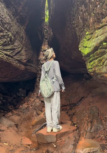 Naka Cave Vlog! 🐍🏞️ | cave exploring video