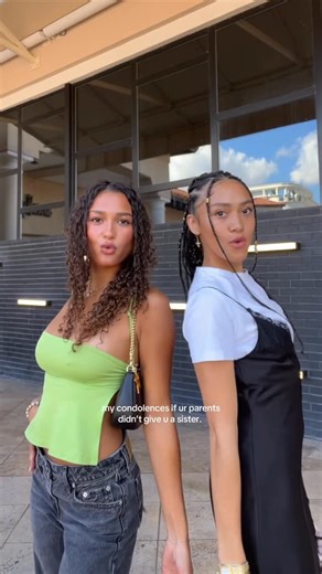 rooby dooby🍒 on Instagram: "#girls #sisters"