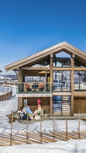 Familiens nye fritidsdrøm på toppen av Geilo?⛷️Velkommen til Kikut Chalet – ski in/out, panoramautsikt og gode solforhold! Her får du den ekte fjell- og frihetsfølelsen. Se ledige chaleter på www.kikutchalet.no eller kontakt vår megler på 📞 47 948 14 071 | SkiGeilo