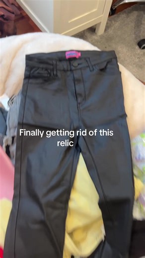 MR BEA BRASSEL (@bee.br223)’s video of edikted leather pants