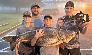12-Year-Old Breaks Bowfish Record with 61-Pound Carp in Kentucky