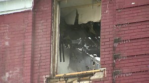 Vacant downtown Winnipeg apartment building to be demolished after morning fire