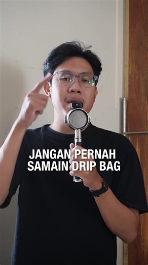 Drip bag sama kopi instan itu beda. Jangan disamain. Satu ngandelin proses dan karakter kopi, satu lagi fokus ke praktis dan rasa aman. Setuju gak? Coba drop pendapat lo di kolom komentar.