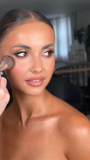 Faye Neill on Instagram: "Bridal skin should still look like skin — just elevated. If foundation is the first thing you notice, it’s too heavy. My approach has never been about masking skin. It’s about refining it. Building coverage only where needed. Letting real skin show through everywhere else. Creating a finish that works in real life and on camera. Because the most timeless bridal makeup never looks like makeup first. It looks like incredible skin. Over time I realised — Having a recognisa