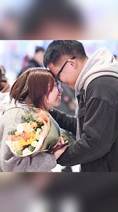 580K views · 8.4K reactions | It's reunion time! If I use one word to describe the meaning of the Spring Festival, I would say "reunion". If I use an act to represent the reunion, I would choose "hug". Share those touching moments of reunion with you and wish you a happy Chinese New Year! #springfestival #chinesenewyear #newyear #hug #reunion | HustleBustle_China | Facebook