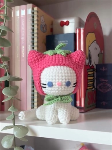 Beginner's Guide to Strawberry Kitty Crochet