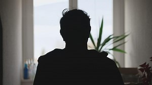 Curatelle : une perte d'autonomie parfois douloureuse - A bon entendeur - Play RTS