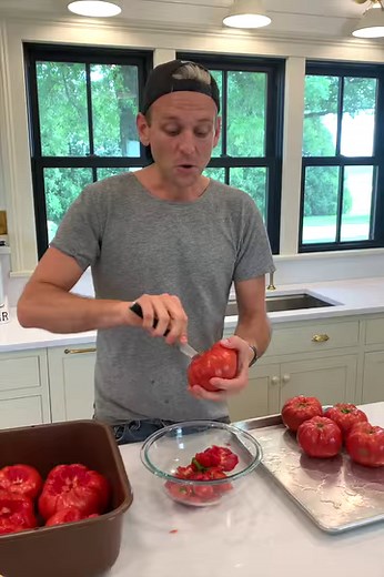 318K views · 9.5K reactions | *PEEL TOMATOES EASILY* - No matter how...