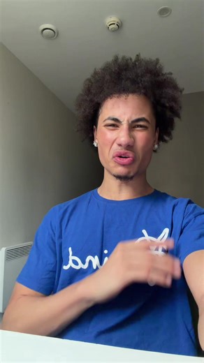 Gabby's Hilarious Encounter with the Airpod Max Girl