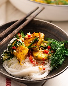 One of Hanoi's most iconic dishes and one of my absolute favourite things to eat! 🤩 Turmeric & Dill Fish 'Cha Ca' 🐟🐟🐟 Get the recipe: https://www.marionskitchen.com/vietnamese-turmeric-dill-fish-cha-ca/ | Marion Grasby