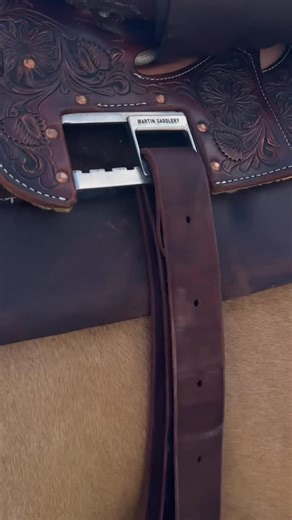 Every horse is built different. Our adjustable rigging lets you adjust your cinch placement based on your horse’s conformation #MartinSaddlery #BestSeatInTheHouse #CompanyCowboysKeep #saddles | Martin Saddlery