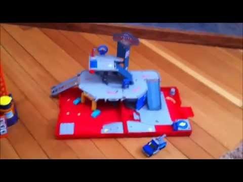 Matchbox Auto Center Pop Up Adventure Set - Put together and Features