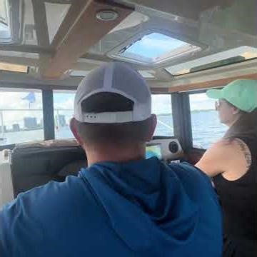 Gain confidence operating your boat with a private lesson!