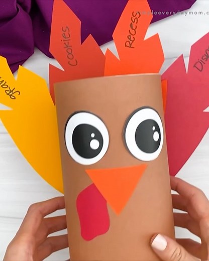 92K views · 451 reactions | 旅 This Thankful Turkey Craft is a fun way to help kids reflect on gratitude! Using a printable template, they can create a colorful turkey by writing what they're thankful for on each feather. | Simple Everyday Mom | Facebook