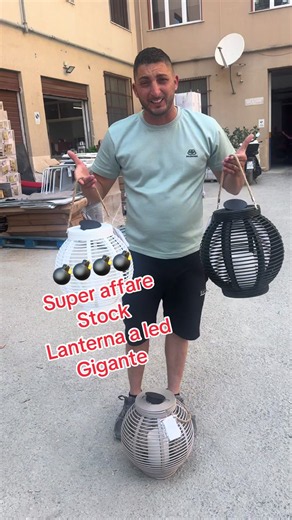 Lanterna a LED gigante: offerta stock vicino Palermo Via Agostino Catalano