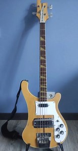 Rickenbacker 4001 (made in 1973)
