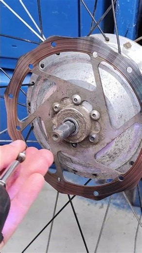 How to quickly remove a bicycle brake rotor