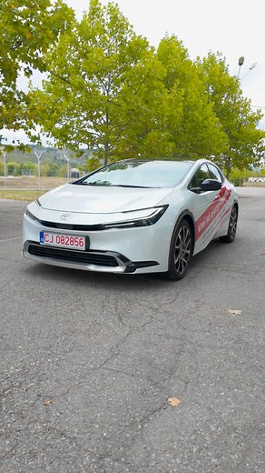 Mașina asta se încarcă la SOARE! ☀️ | Webcar