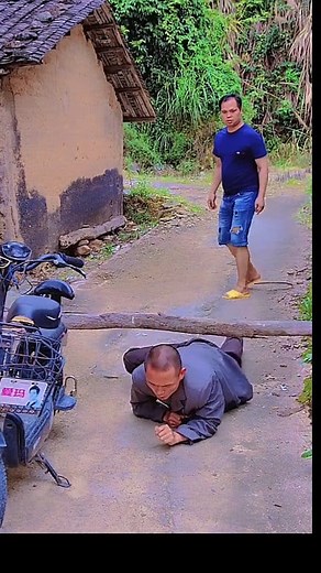 Mr bean in china#chiness Mr bean#funnyvideo#myfavorite#trending#facebookreels#fyp##hahaha#😂😂 | H-I-H