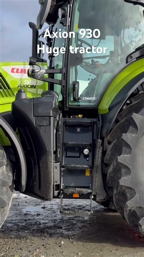 Axion 930 claas tractor huge machine on 800 tyres / 44 inch rims 👌 #tractorworld #tractorking