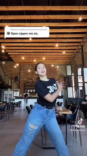 Oops! Asian Girl's Zipper Mishap Caught on Camera