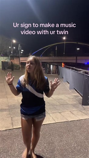 Plot twist we couldn’t hear the music @Toriii #music #musicvideo #funny #bsf #duo