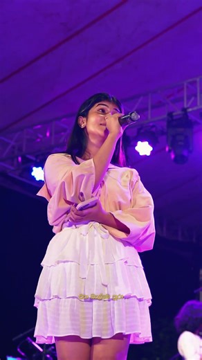Fiona වේදිකාවේ උවිඳු එක්ක "මේ හිත සනසා" කියපු අමායා 💫