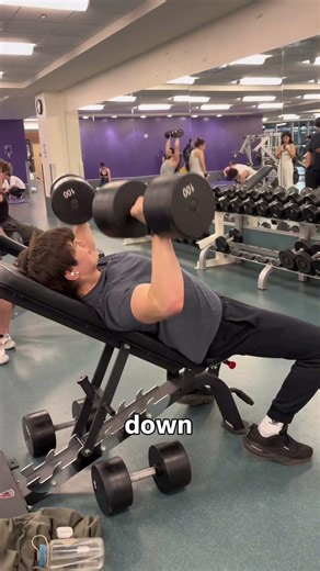 Why 90% of dudes have small chests… #chestworkout #loosebodyweight #fatburningsecrets