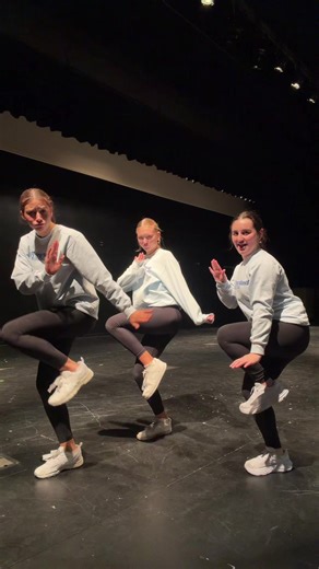 dance show crip version#dance #celly #fyp @G🤠 @Leah