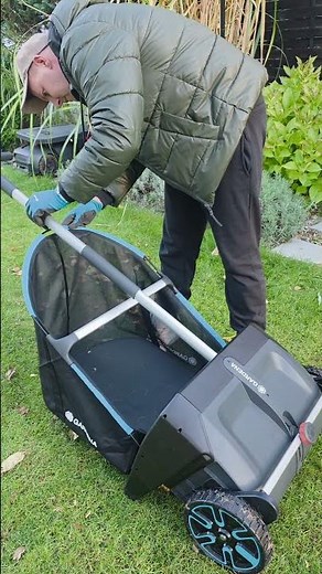 Zobacz, jak łatwo zebrać wszystkie liście! 🍁 GARDENA zbieracz liści w akcji